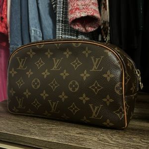 Authentic Louis Vuitton BIG pouch/Makeup bag